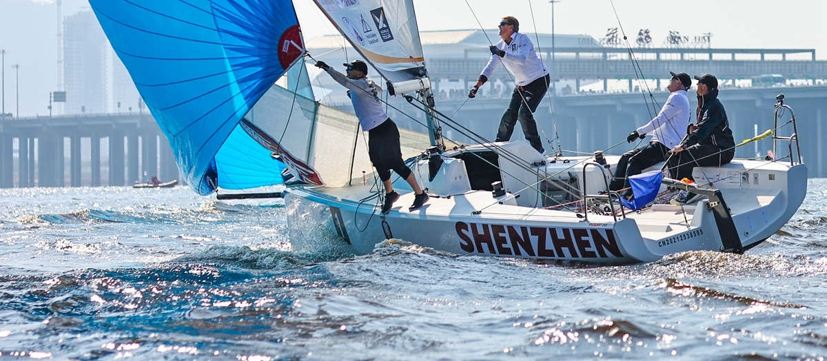 Британский рулевой творит историю матчевых гонок в Баоане